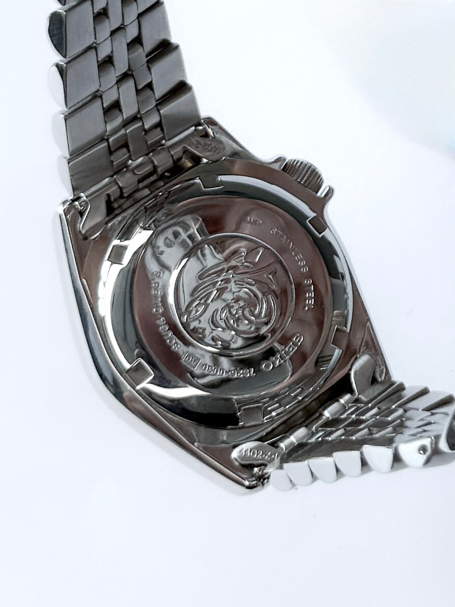Seiko SKX013 – Compact ISO-Certified Dive Watch