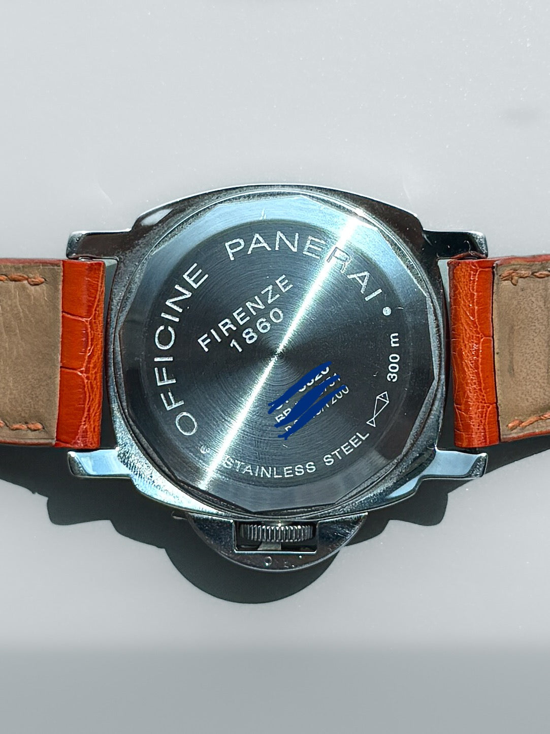 Panerai Luminor Base PAM00002 44mm – Iconic Design with Italian Craftsmanship