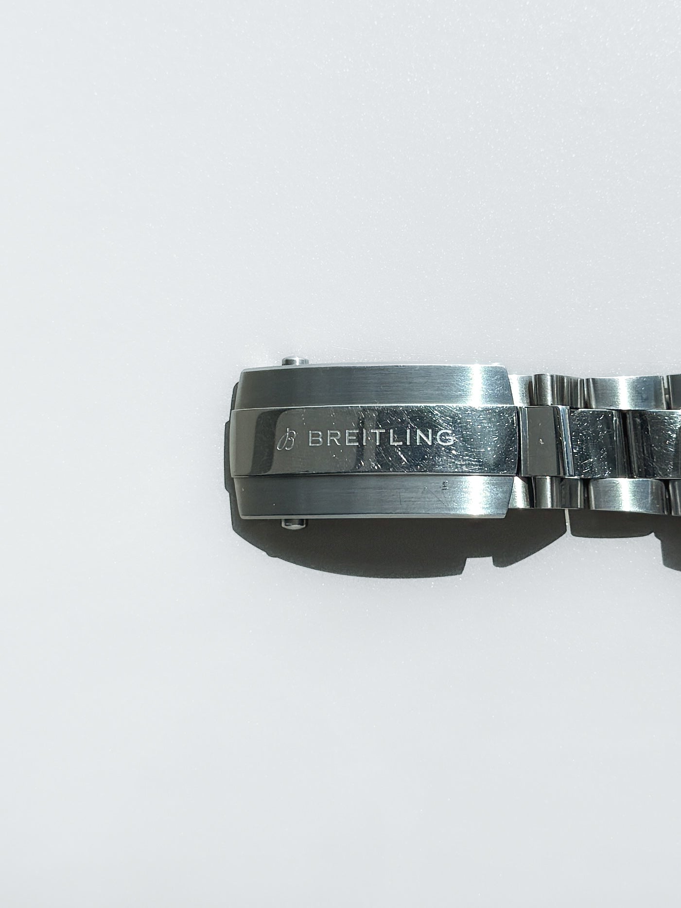 Breitling Superocean Automatic 42mm – Modern Dive Watch with Heritage Roots