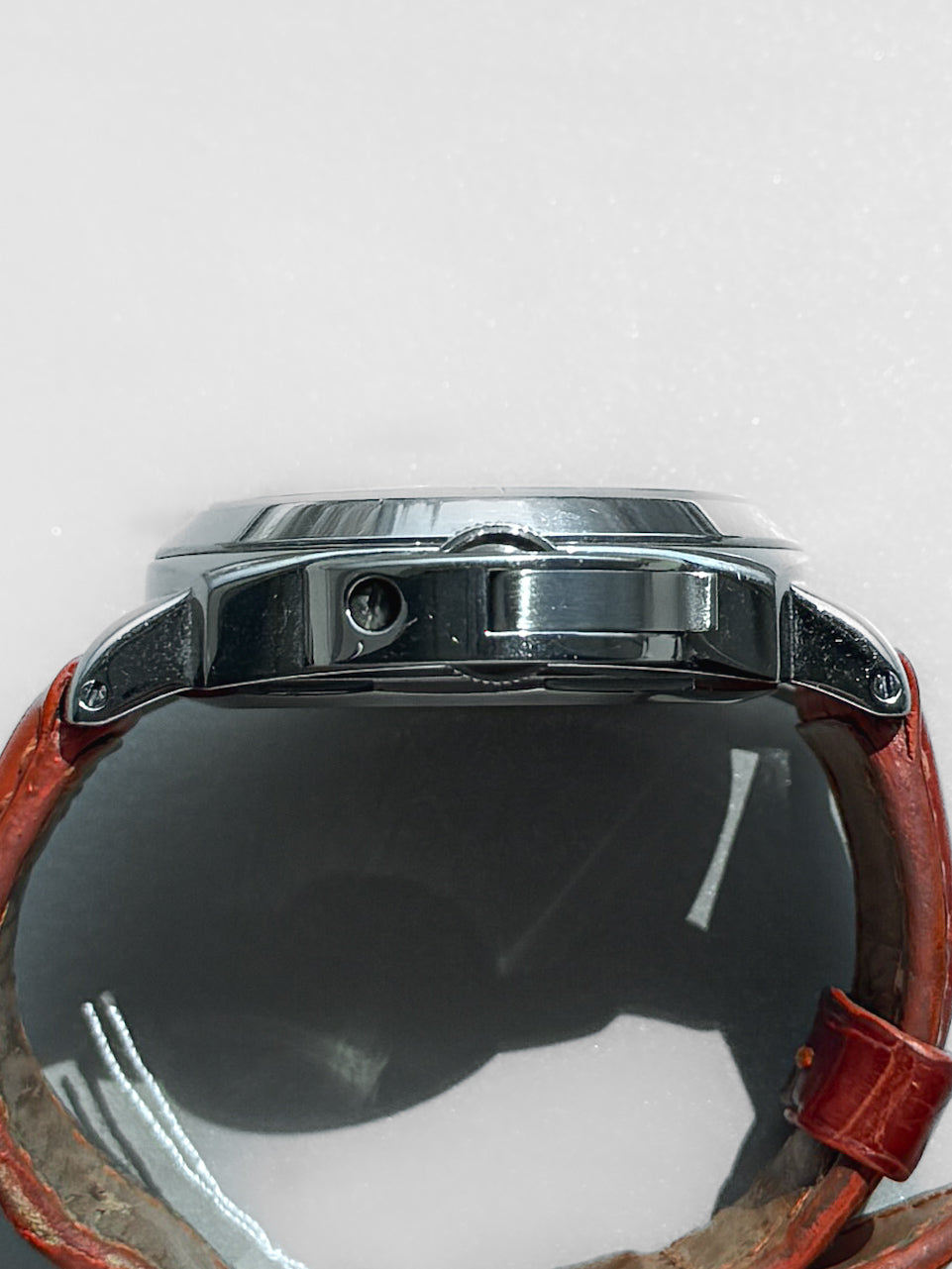 Panerai Luminor Base PAM00002 44mm – Iconic Design with Italian Craftsmanship