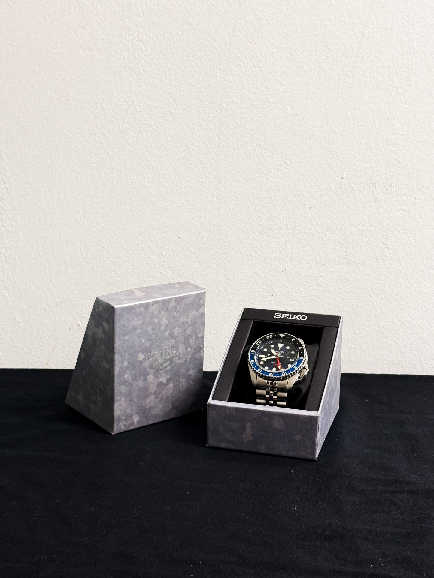 Seiko 5 GMT “Batman”, SSK003K1 Full Set - Full Set - Grey Market