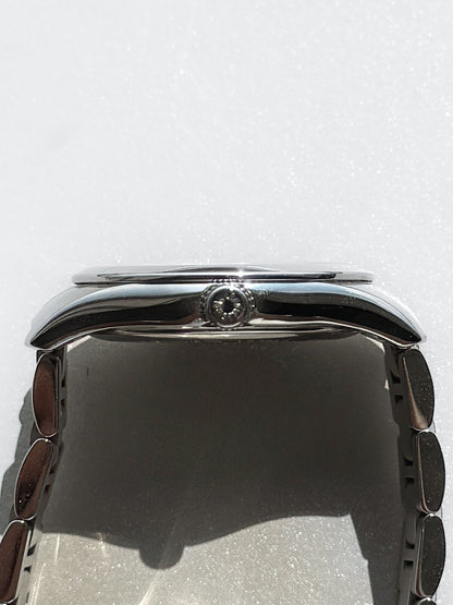 Longines Conquest Mother of Pearl 34mm – Timeless Elegance with a Touch of Sparkle