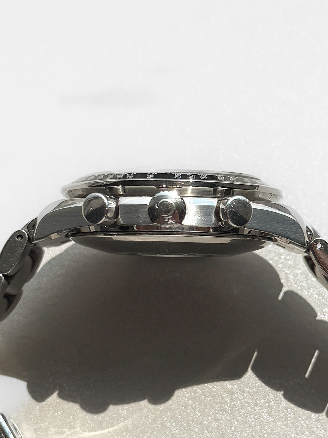 Omega Speedmaster Day-Date 39mm – Compact Complexity in a Legendary Line