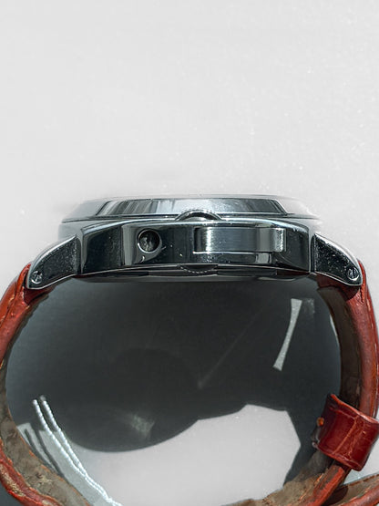 Panerai Luminor Base PAM00002 44mm – Iconic Design with Italian Craftsmanship