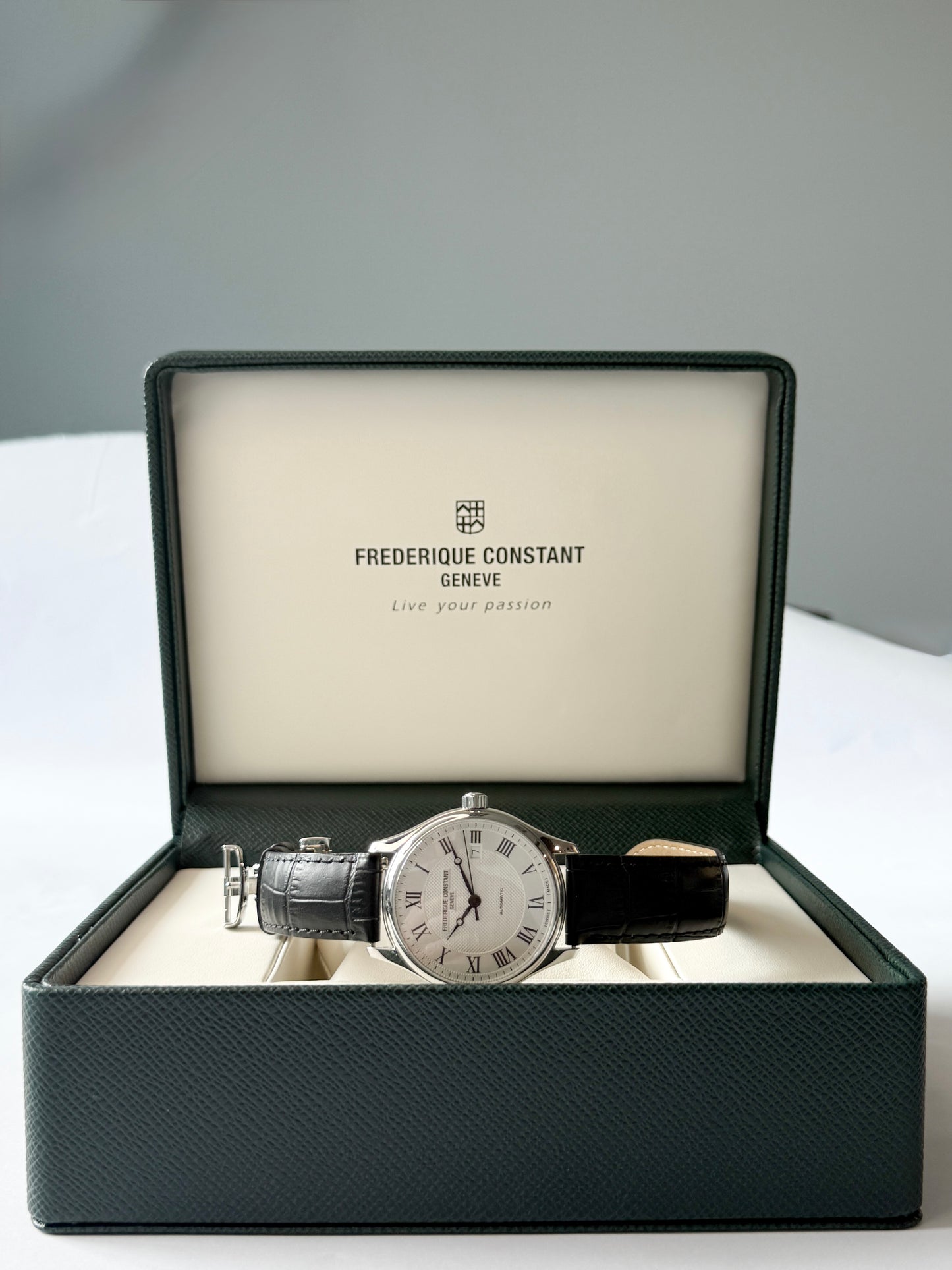Frédérique Constant Classics Automatic FC-303MC5B6 – Timeless Swiss Elegance