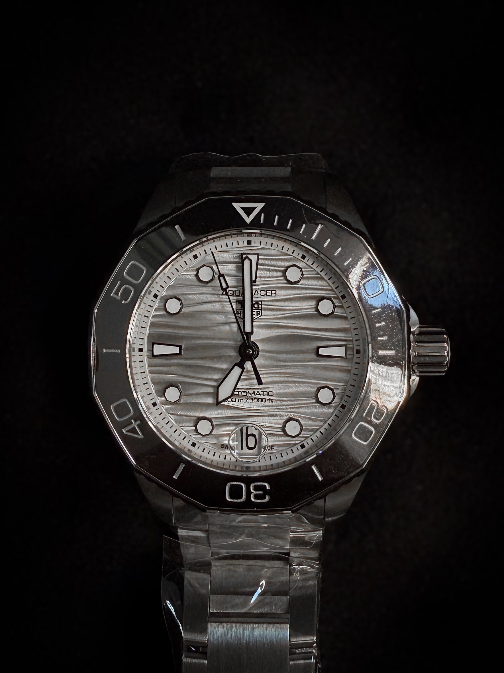 Tag Heuer Aquaracer (Ladies) WBP231C.BA0626 - Brand New - Grey Market